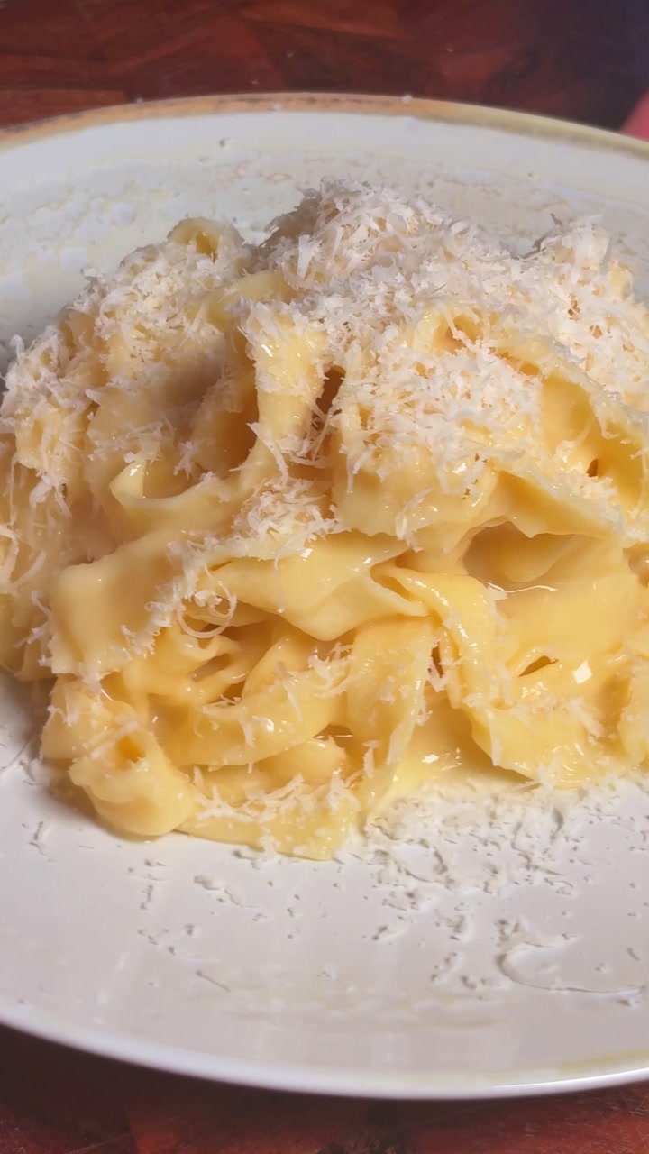 Fettuccine Alfredo